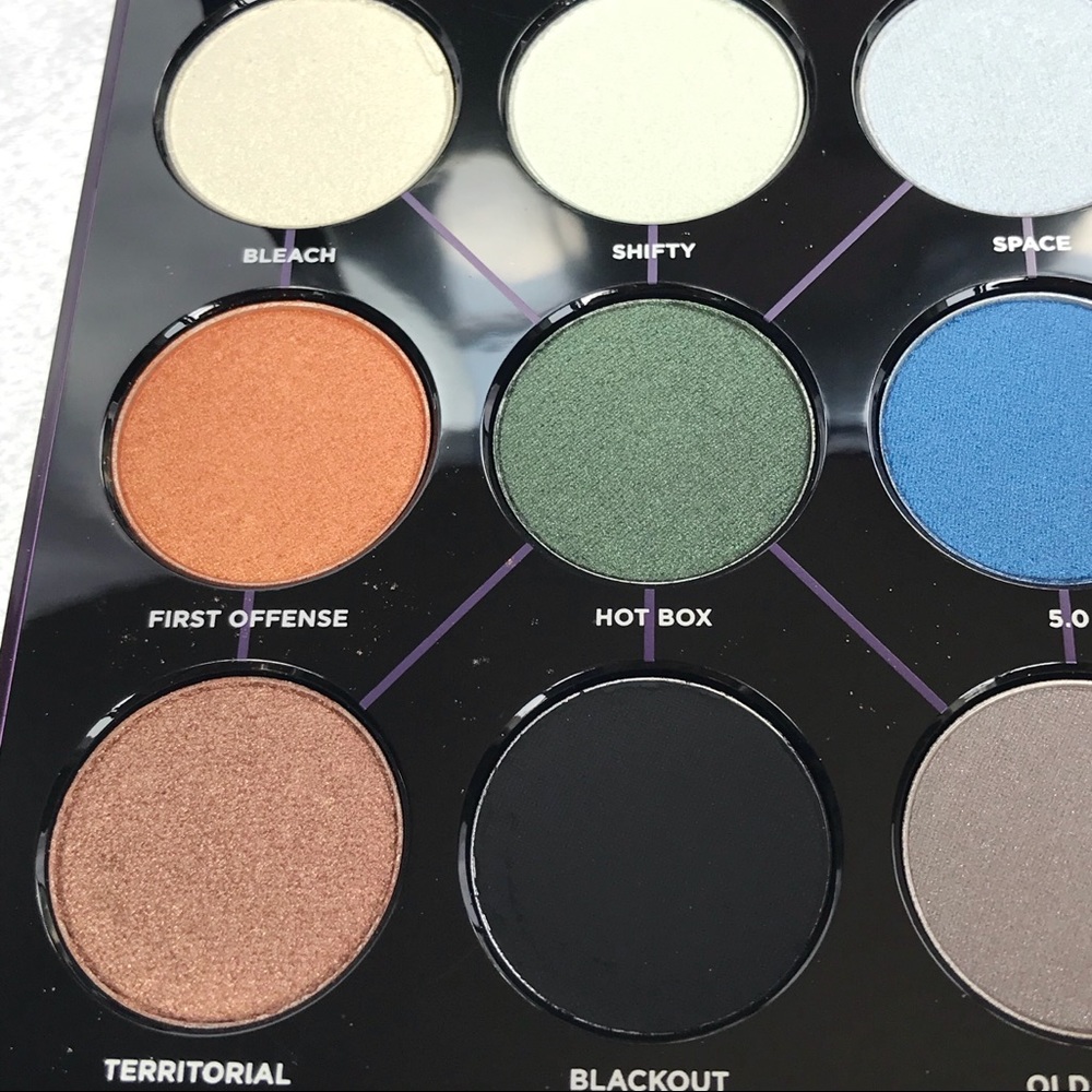 🎉HP🎉🆕Urban Decay Distortion Palette🆕 - Picture 5 of 8
